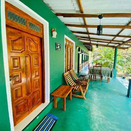 Rock Lake Home Stay Sigirija Zewnętrze zdjęcie