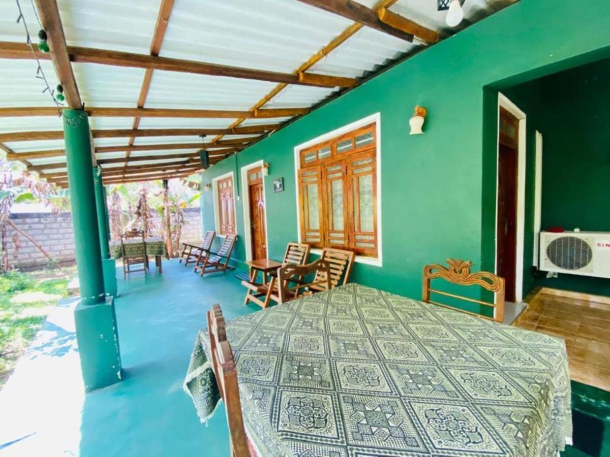 Rock Lake Home Stay Sigirija Zewnętrze zdjęcie