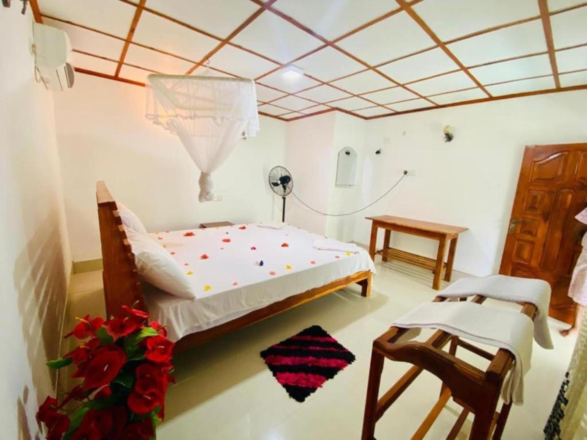 Rock Lake Home Stay Sigirija Zewnętrze zdjęcie