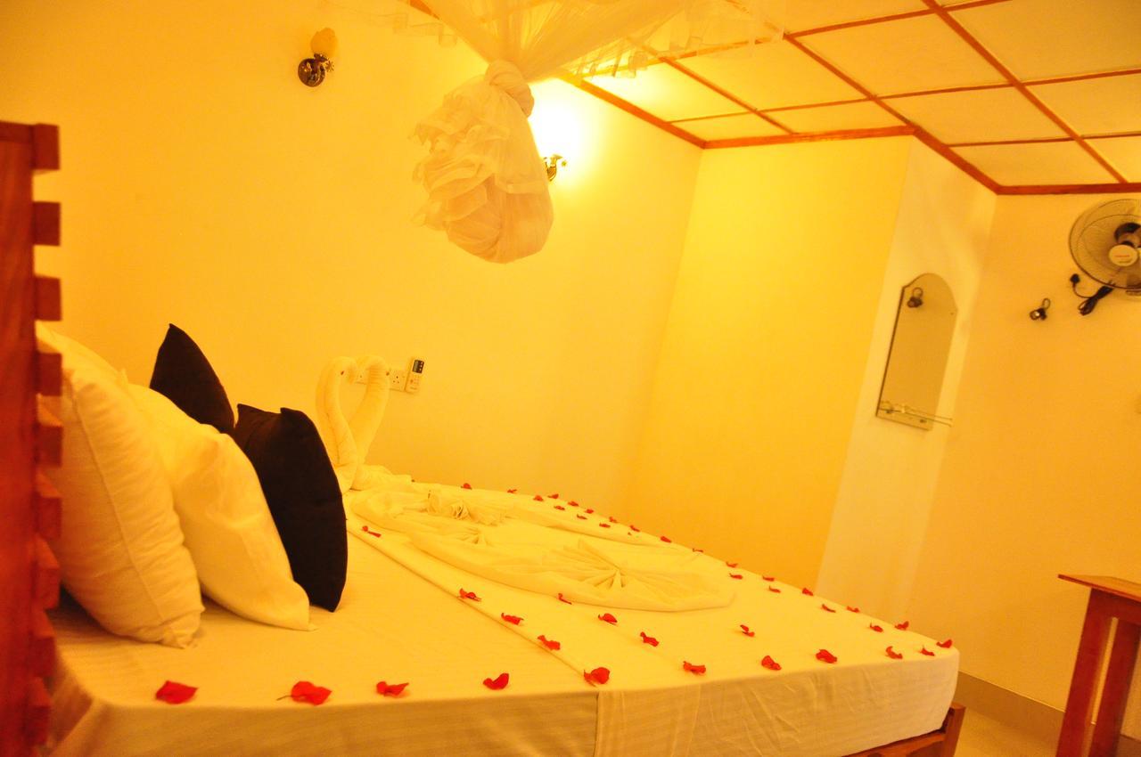 Rock Lake Home Stay Sigirija Zewnętrze zdjęcie