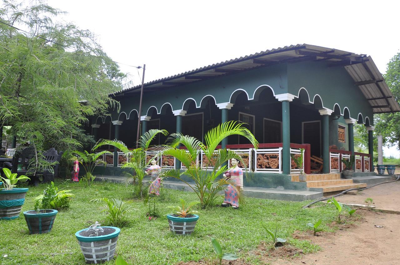 Rock Lake Home Stay Sigirija Zewnętrze zdjęcie