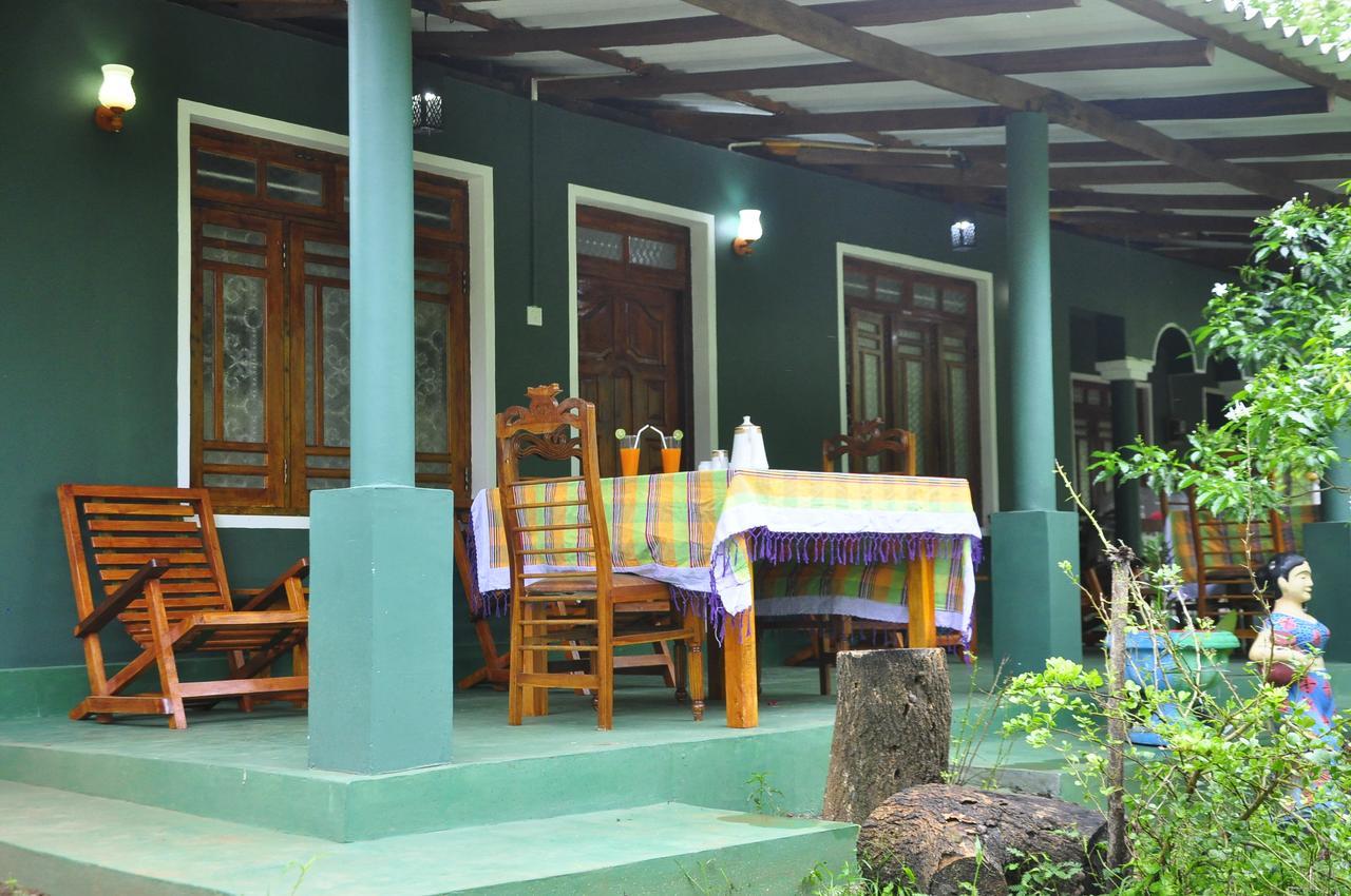 Rock Lake Home Stay Sigirija Zewnętrze zdjęcie