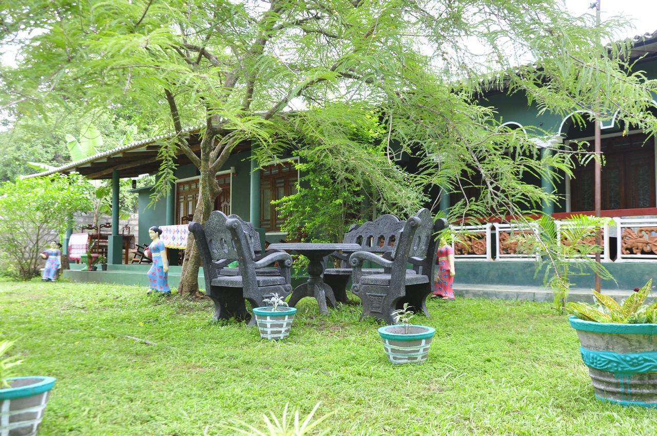 Rock Lake Home Stay Sigirija Zewnętrze zdjęcie