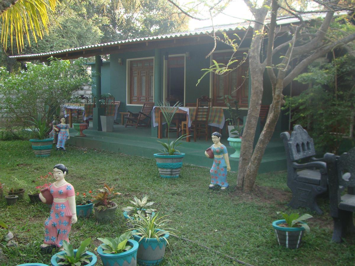 Rock Lake Home Stay Sigirija Zewnętrze zdjęcie